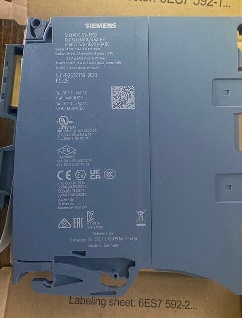 New Siemens 6ES7522-1BL01-0AB0 6ES75221BL010AB0 S7-1500 digital output module