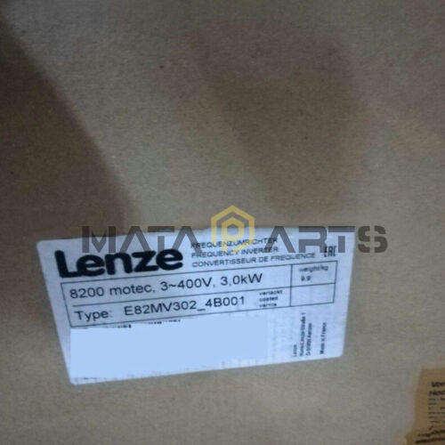 NEW ONE LENZE E82MV302_4B001 Frequency converter
