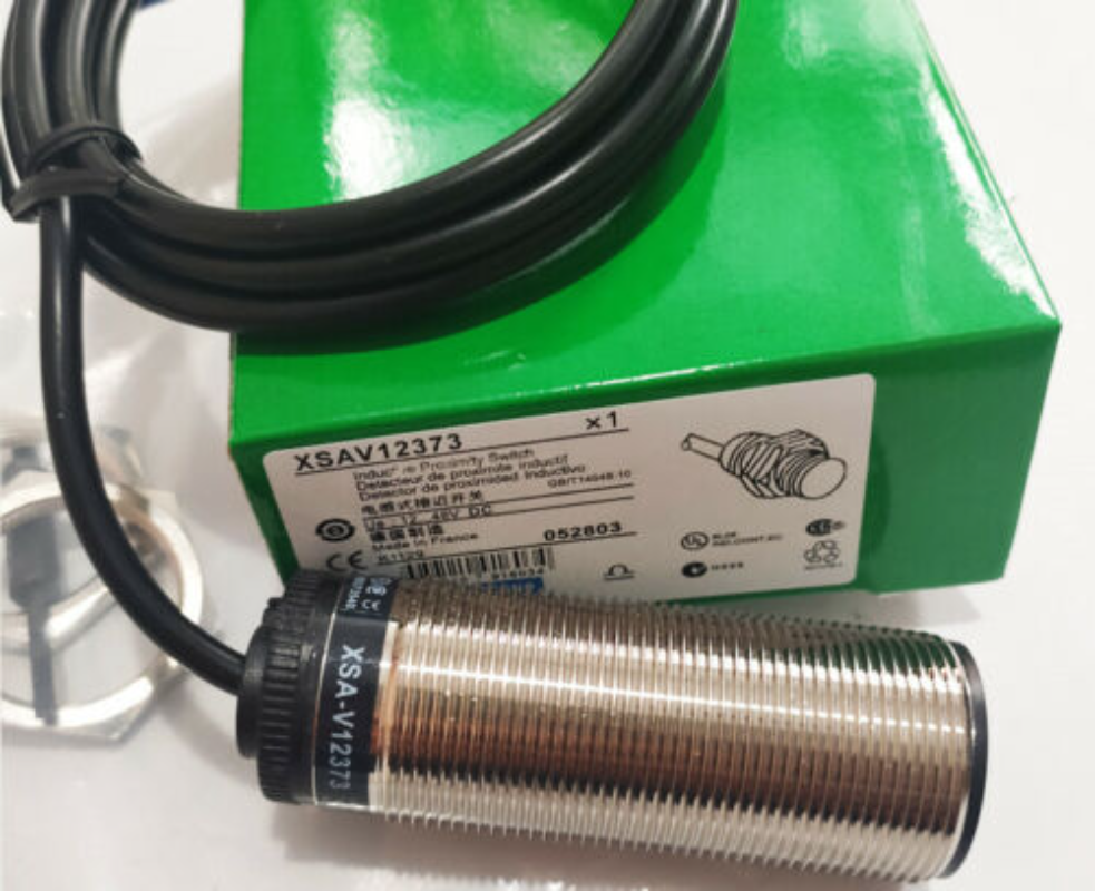 1PC New Schneider XSAV12373 Proximity Switch Speed Sensor Free Shipping DHL / UPS / FedEX