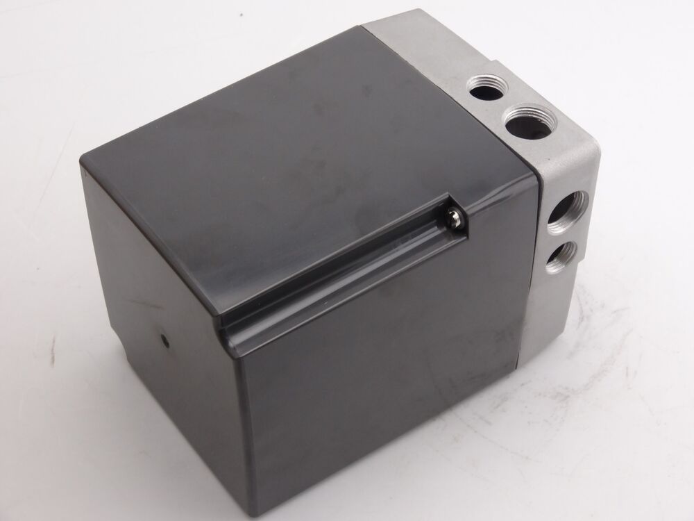 1PC Siemens SQM10.16502 Servo Motor New In Box Expedited Shipping DHL / UPS / FedEx