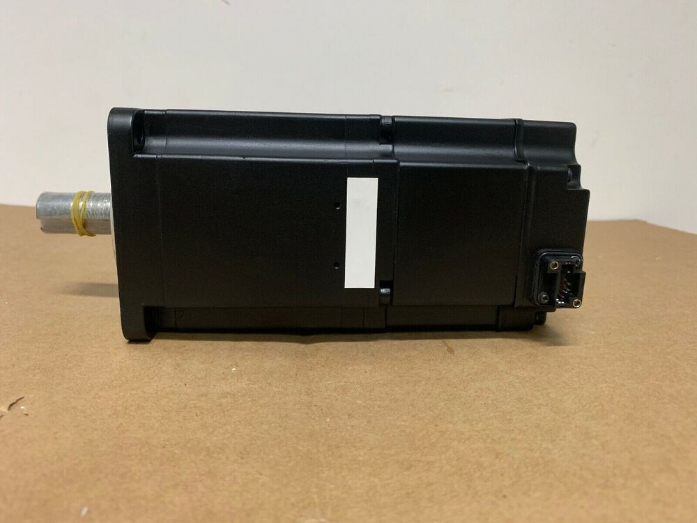 1PC New Yaskawa SGMAS-08A2A4C Servo Motor Expedited Shipping SGMAS08A2A4C