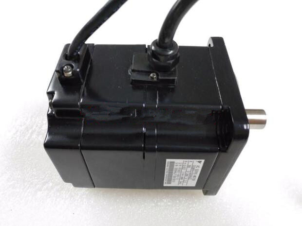 NEW ORIGINAL YASKAWA AC SERVO MOTOR SGMPH-01AAA2B FREE EXPEDITED SHIPPING UPS / Fedex / DHL