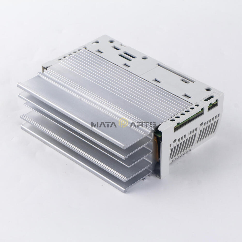 1PC New Lenze E82EV551K4C200 Frequency Converter New E82EV551_4C200