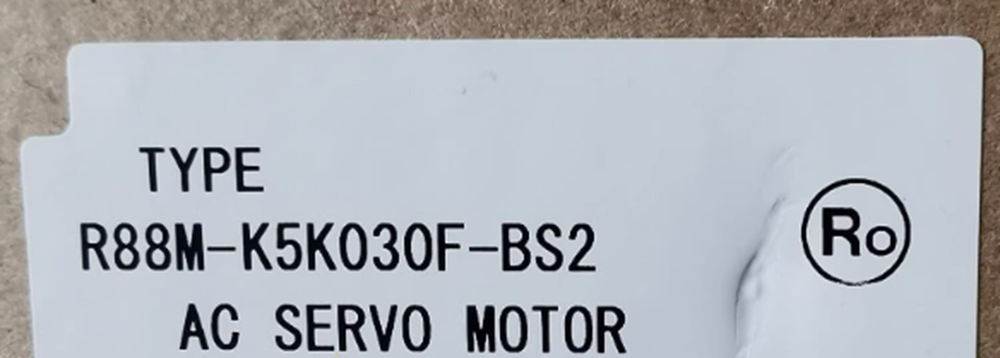 NEW OMRON R88M-K5K030F-S2 / R88MK5K030FS2 UPS / DHL / Fedex