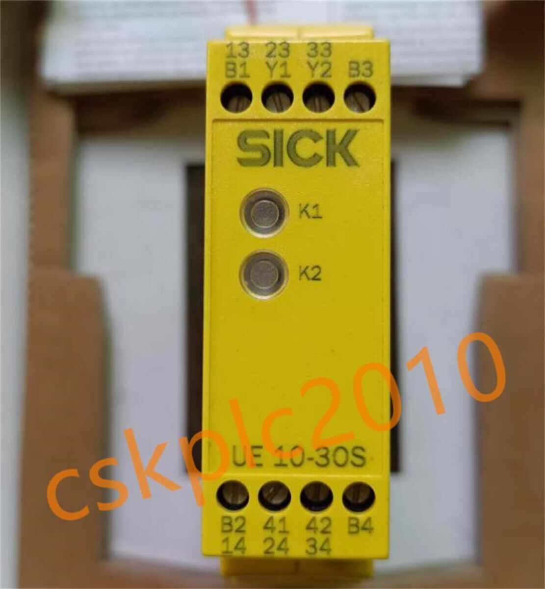 1 PCS NEW IN BOX SICK safety relays UE10-3OS2D0 6024917