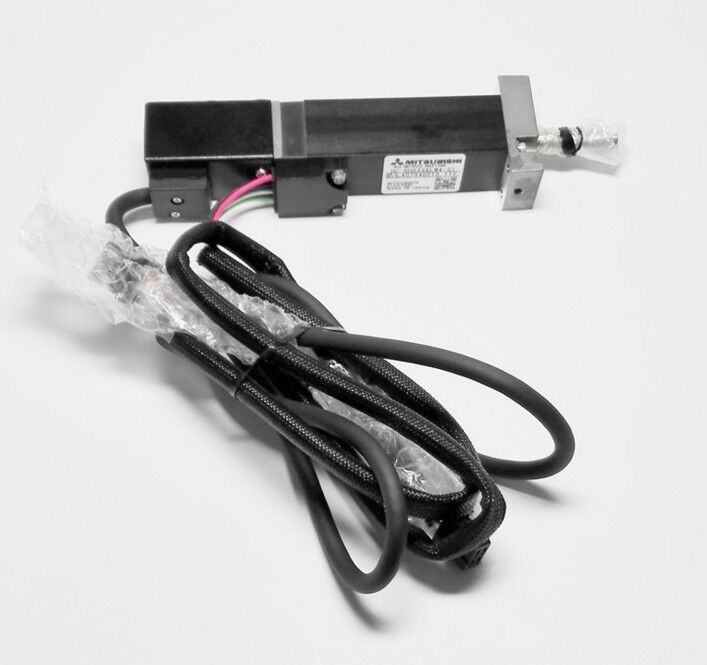 MITSUBISHI SERVO MOTOR HC-BH0336LW4-S1 NEW ORIGINAL FREE EXPEDITED SHIPPING DHL / UPS / FedEX