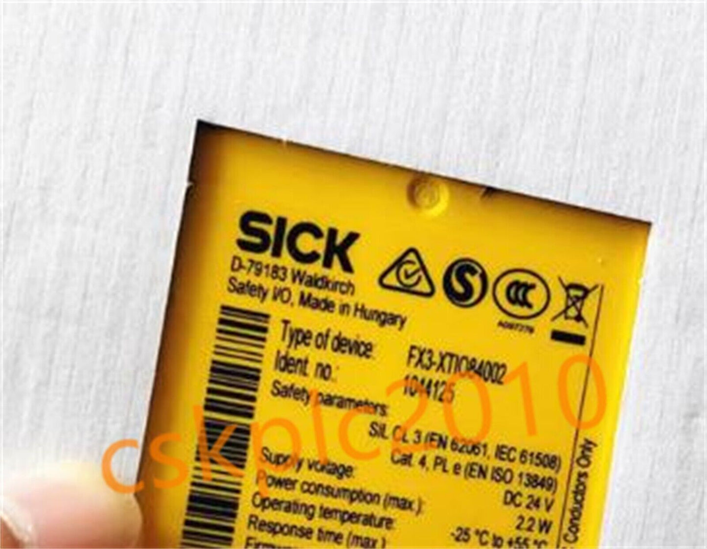 1 PCS NEW IN BOX SICK safety relays FX3-XTIO84002 1044125