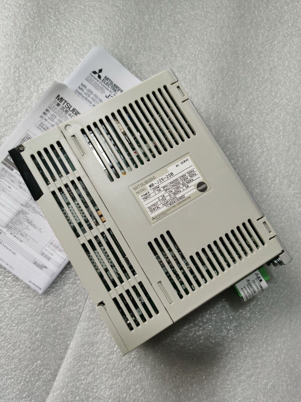 New Original Mitsubishi Servo Driver MR-J2S-20B MRJ2S20B Free Expedited Shipping DHL / UPS / FedEx