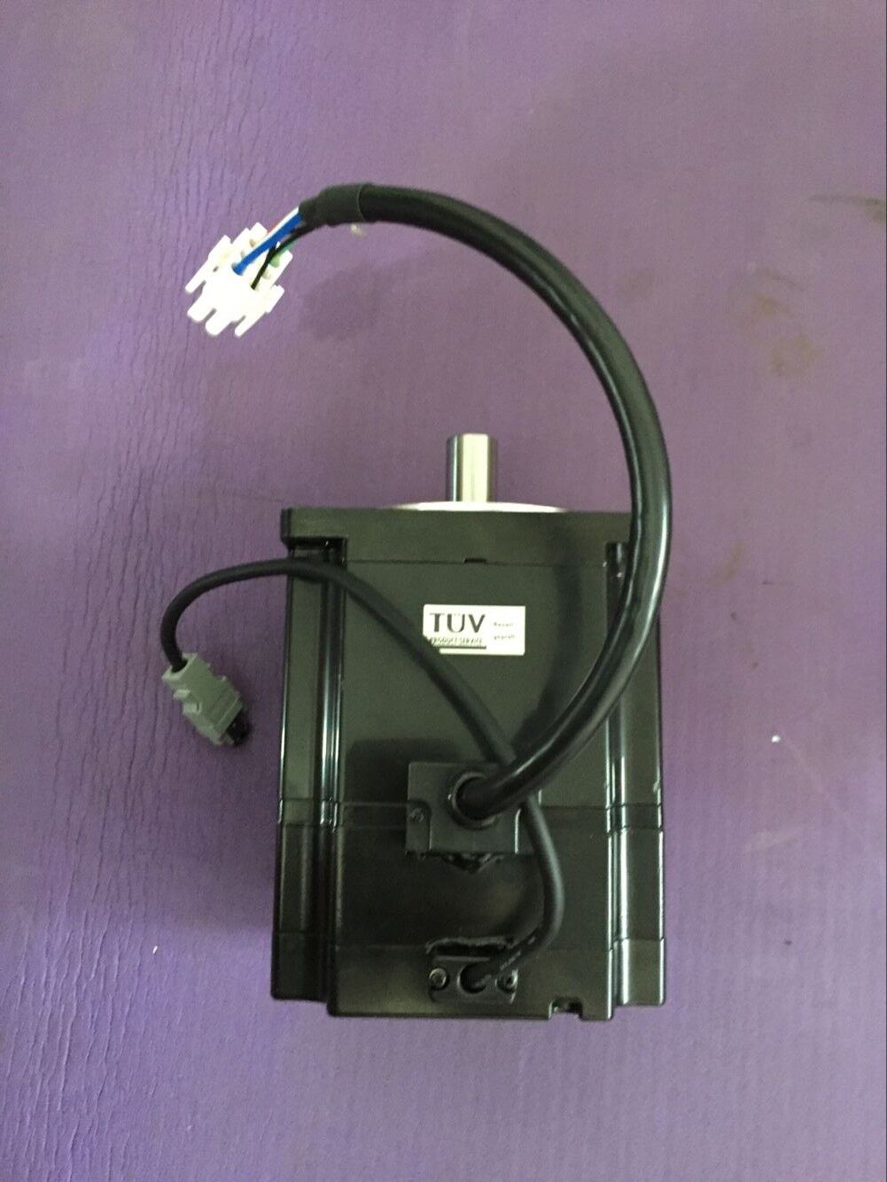 1PC YASKAWA AC SERVO MOTOR SGMPH-15AAA21 NEW ORIGINAL SGMPH15AAA21 DHL / UPS / FedEx