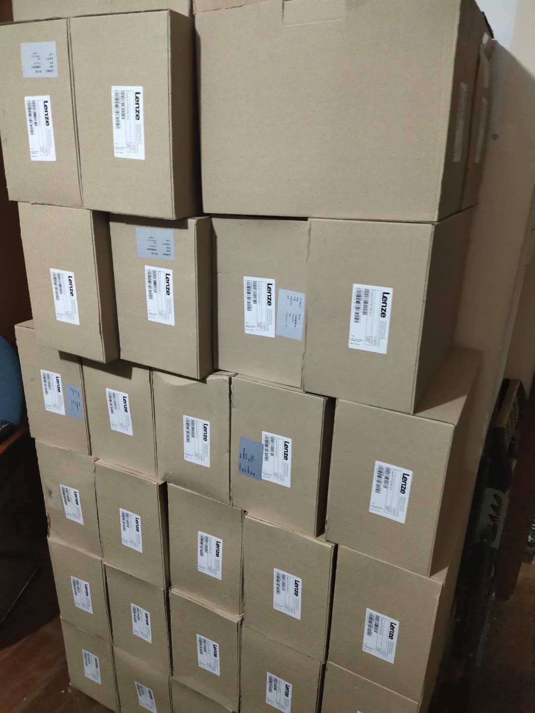 NEW ORIGINAL LENZE EVS9325-EP INVERTER EVS9325EP EXPEDITED SHIPPING DHL / UPS / FedEx