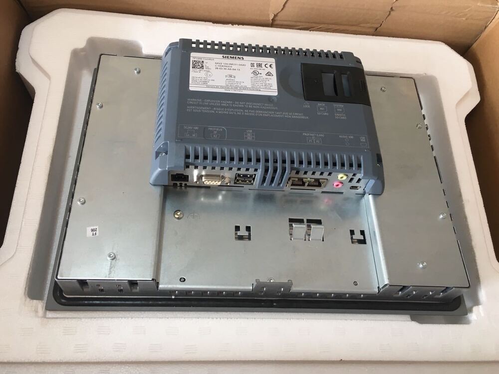 Siemens Comfort Panel 6AV2124-0MC01-0AX0 HMI 6AV21240MC010AX0 New In Box DHL / UPS / FedEx