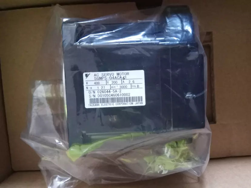 1PC New Yaskawa SGMPS-04ACA61 Servo Motor Expedited Shipping