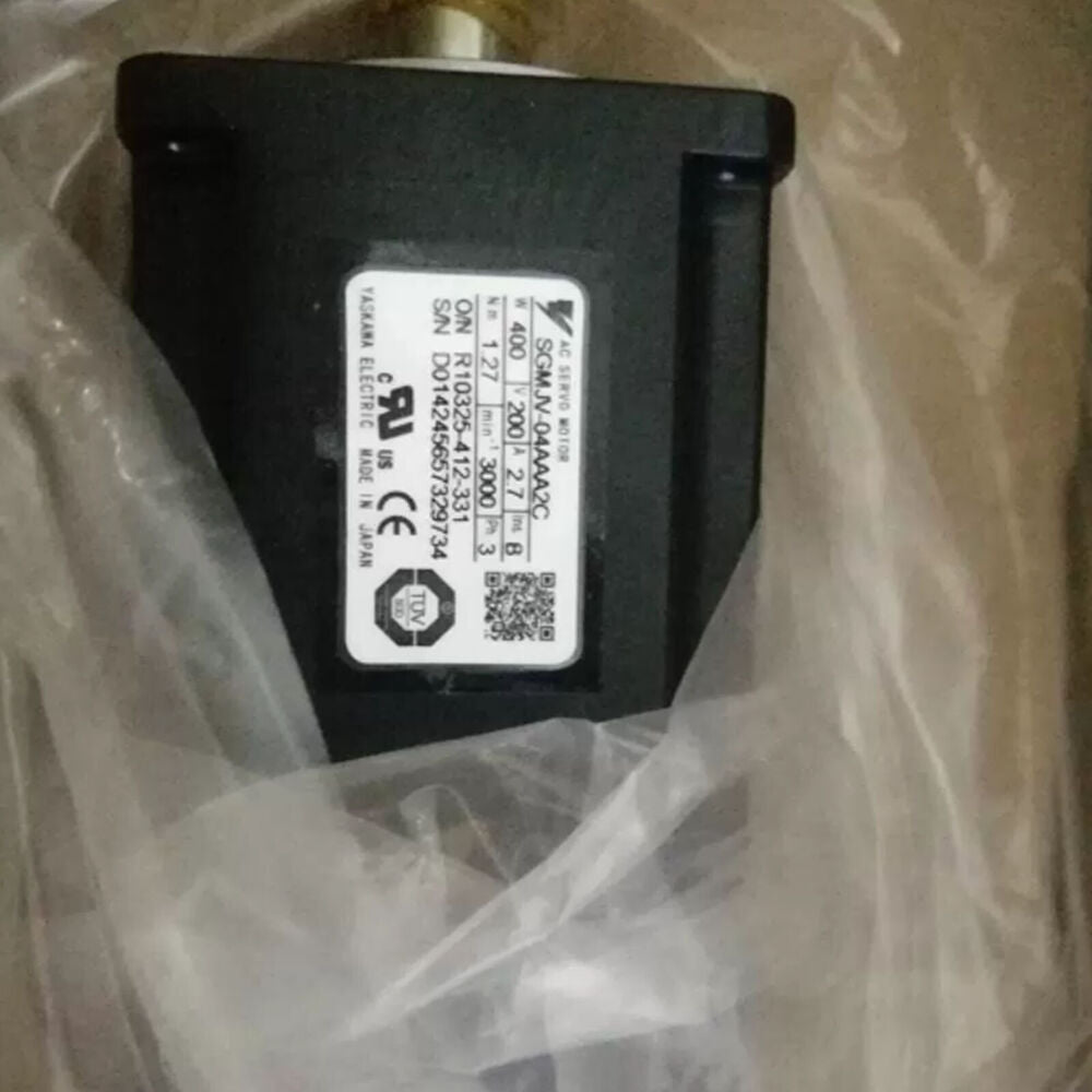 1PC New Yaskawa SGMJV-04AAA2C Servo Motor Expedited Shipping SGMJV04AAA2C