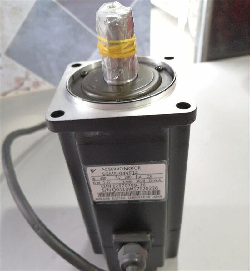 1PC New Yaskawa SGME-04VF14 Servo Motor Expedited Shipping SGME04VF14