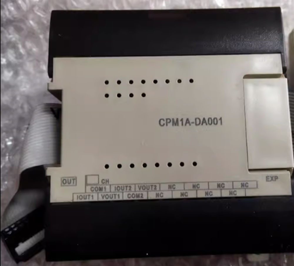 New In Box Omron CPM1ADA001 CPM1A-DA001 PLC DHL / UPS / FedEx