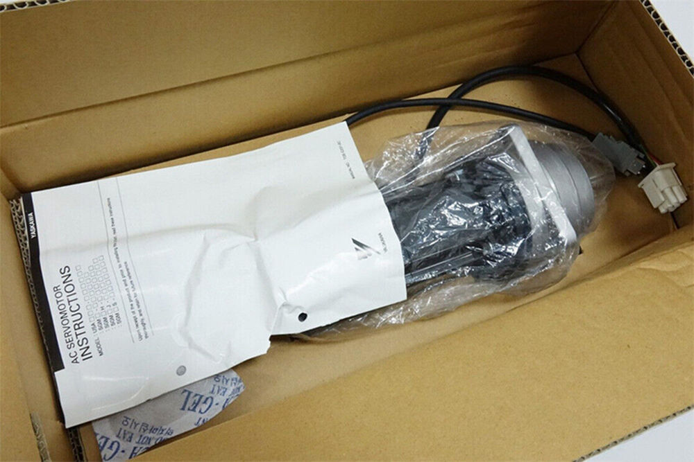 1PC New Yaskawa SGMAH-02A1AJ16C Servo Motor Expedited Shipping SGMAH02A1AJ16C