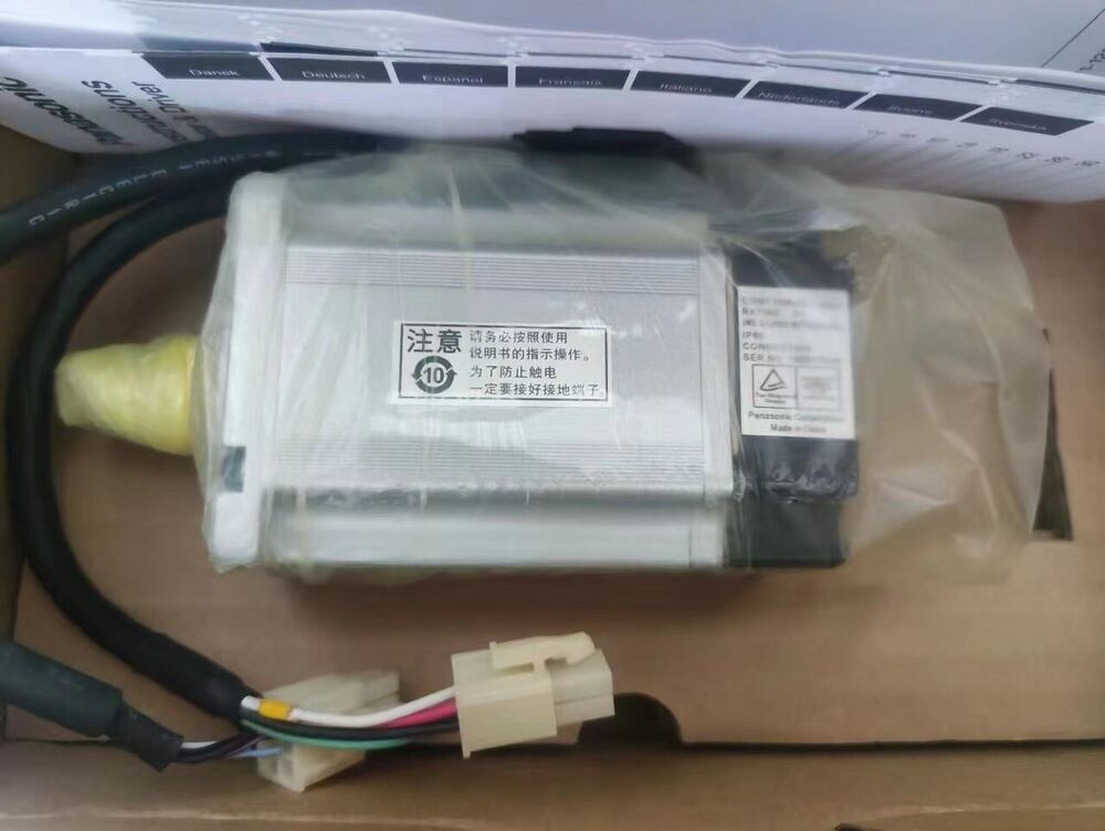 1PC New In Box Panasonic MSMD042J1U Servo Motor Expedited Shipping