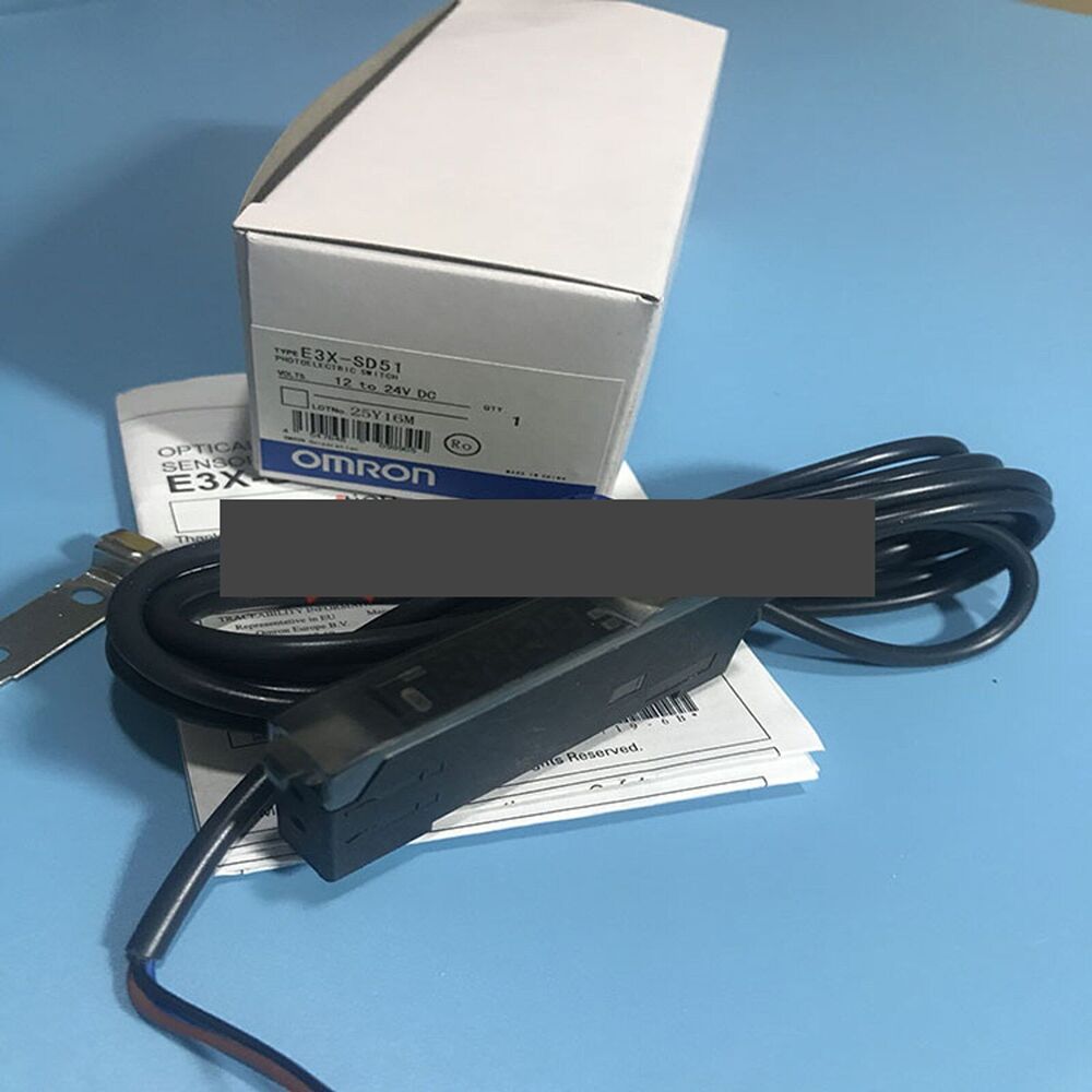 New Omron E3X-SD51 E3XSD51 Proximity Switch Sensor Free Shipping 1PC DHL / UPS / FedEx