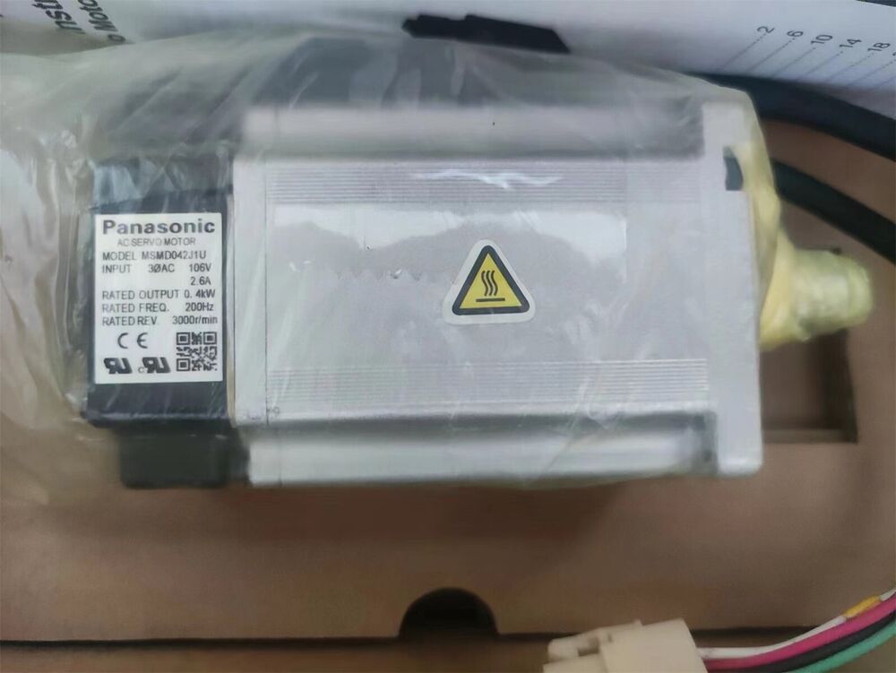 1PC New In Box Panasonic MSMD042J1U Servo Motor Expedited Shipping