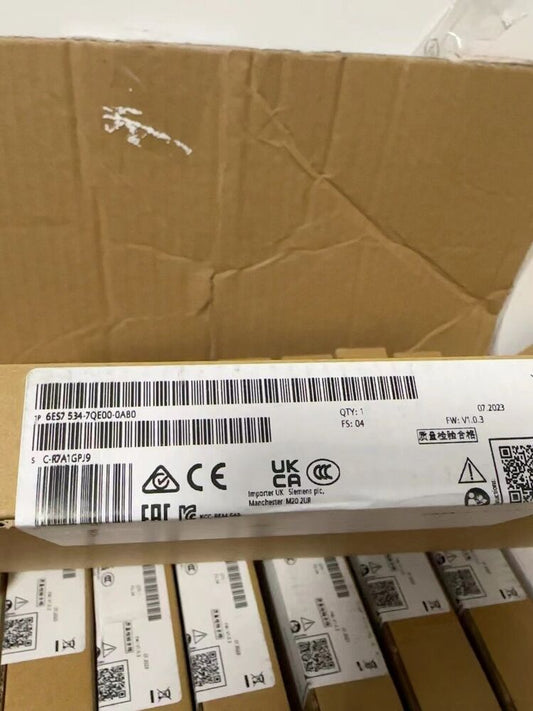 New Siemens 6ES7534-7QE00-0AB0 6ES75347QE000AB0 Analog input/output module