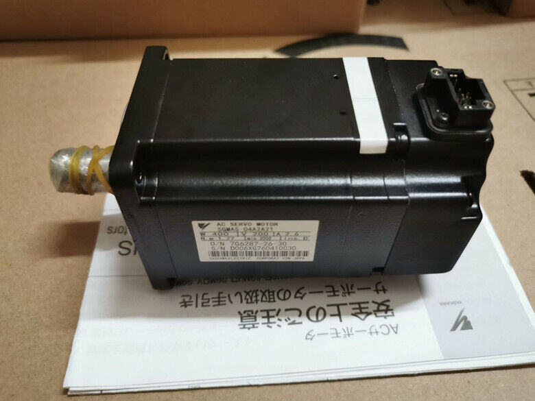 1PC New Yaskawa SGMAS-04A2A21 Servo Motor Expedited Shipping SGMAS04A2A21