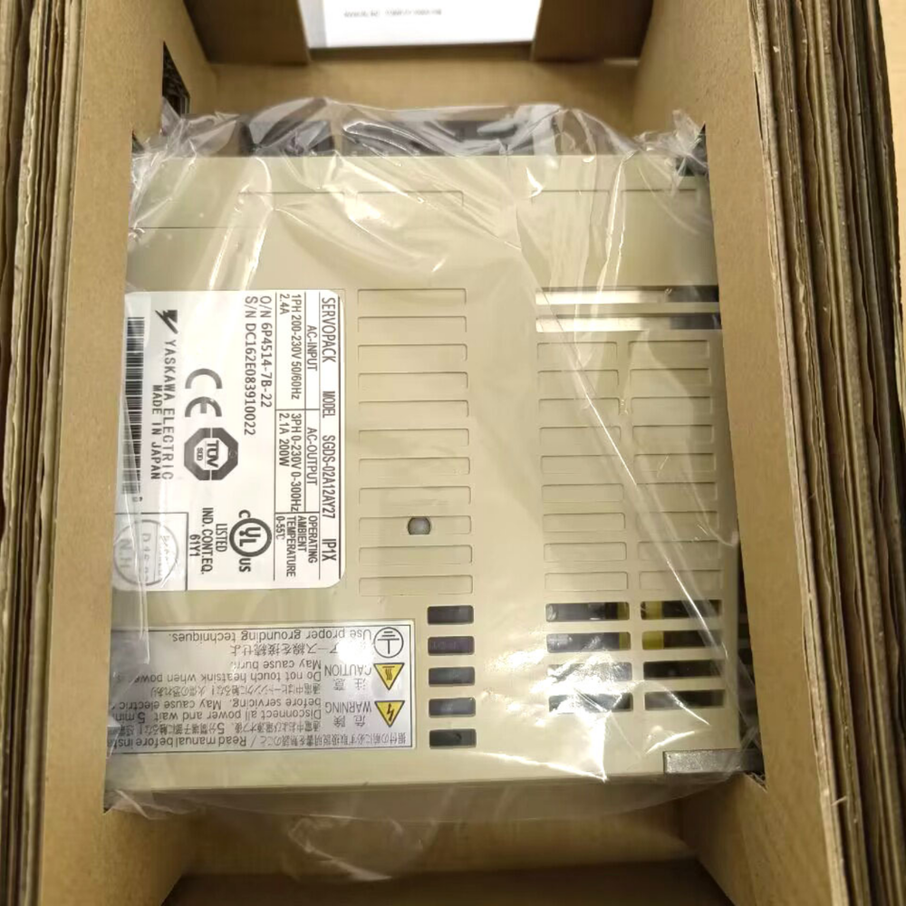 1PC New Yaskawa SGDS-02A12AY27 Servo Driver Expedited Shipping