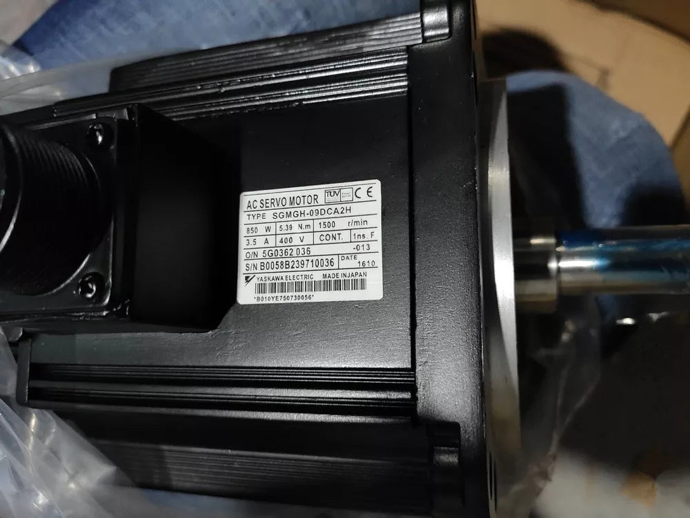1PC New Yaskawa SGMGH-09DCA2H Servo Motor Expedited Shipping