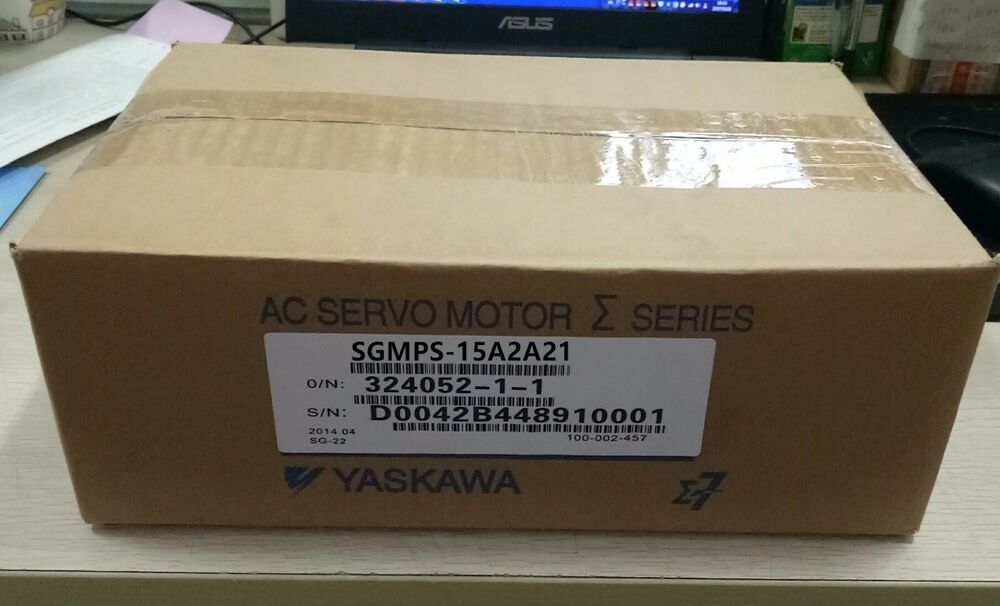 1PC New Yaskawa SGMPS-15A2A21 Servo Motor Expedited Shipping SGMPS15A2A21