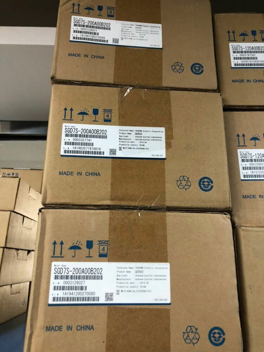 1PC New Yaskawa SGD7S-200A00B202 Servo Motor Expedited Shipping