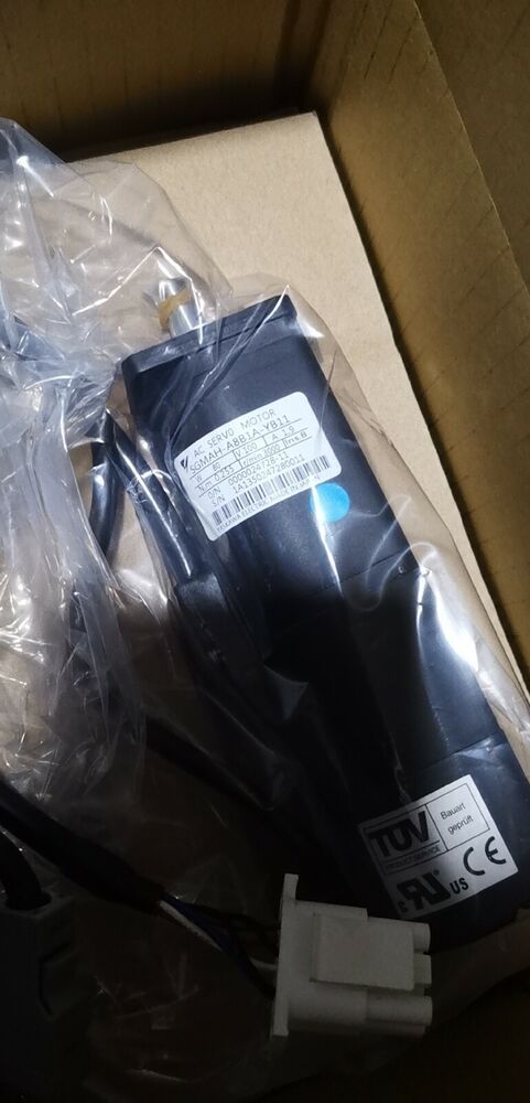1PC New Yaskawa SGMAH-A8B1A-YB11 Servo Motor Expedited Shipping