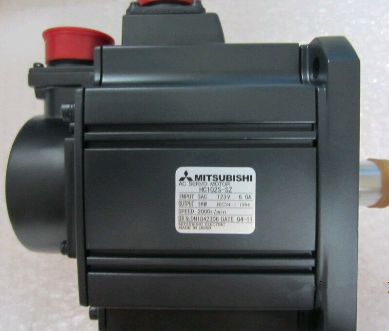 1PC MITSUBISHI HC102BS-SZ Servo Motor HC102BSSZ New In Box Expedited Shipping DHL / UPS / FedEx