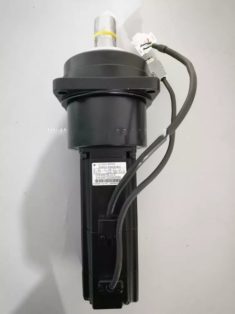 1PC New Yaskawa SGMAH-04AAAHB2C Servo Motor Expedited Shipping