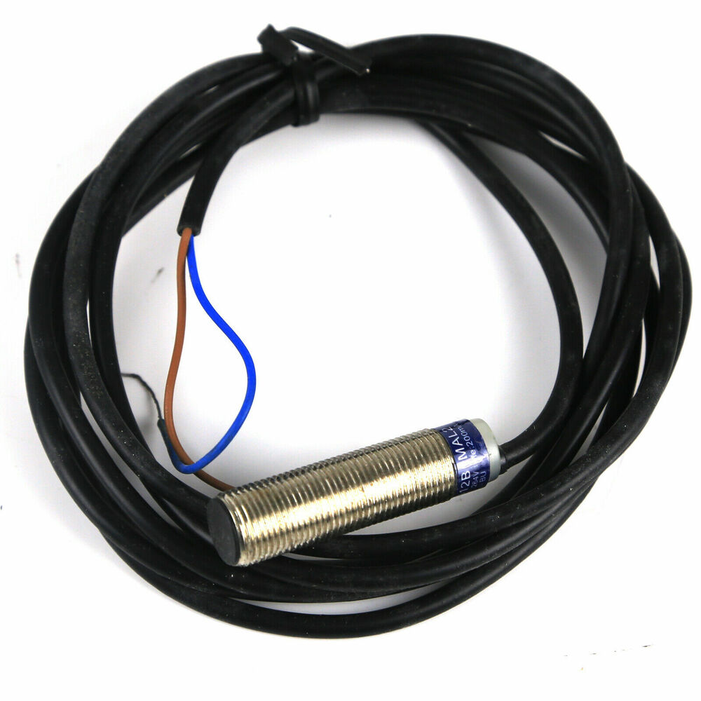 New Schneider XS612B1MAL2 Inductive Proximity Sensor, 12mm DHL / UPS / FedEX