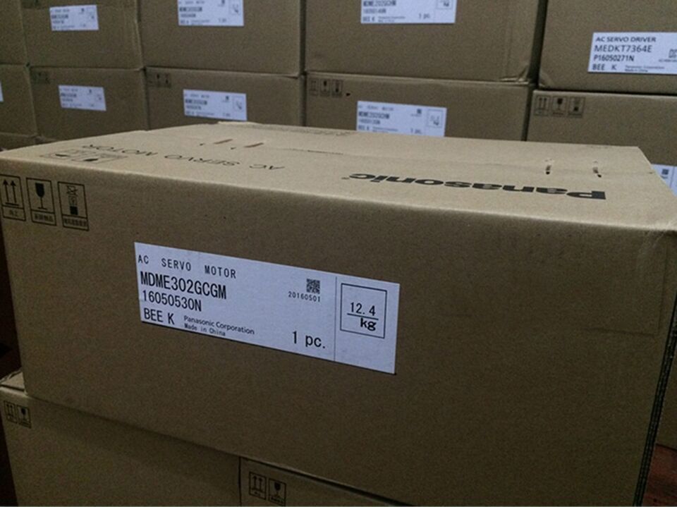 1PC New In Box Panasonic MDME302GCGM Servo Motor Expedited Shipping