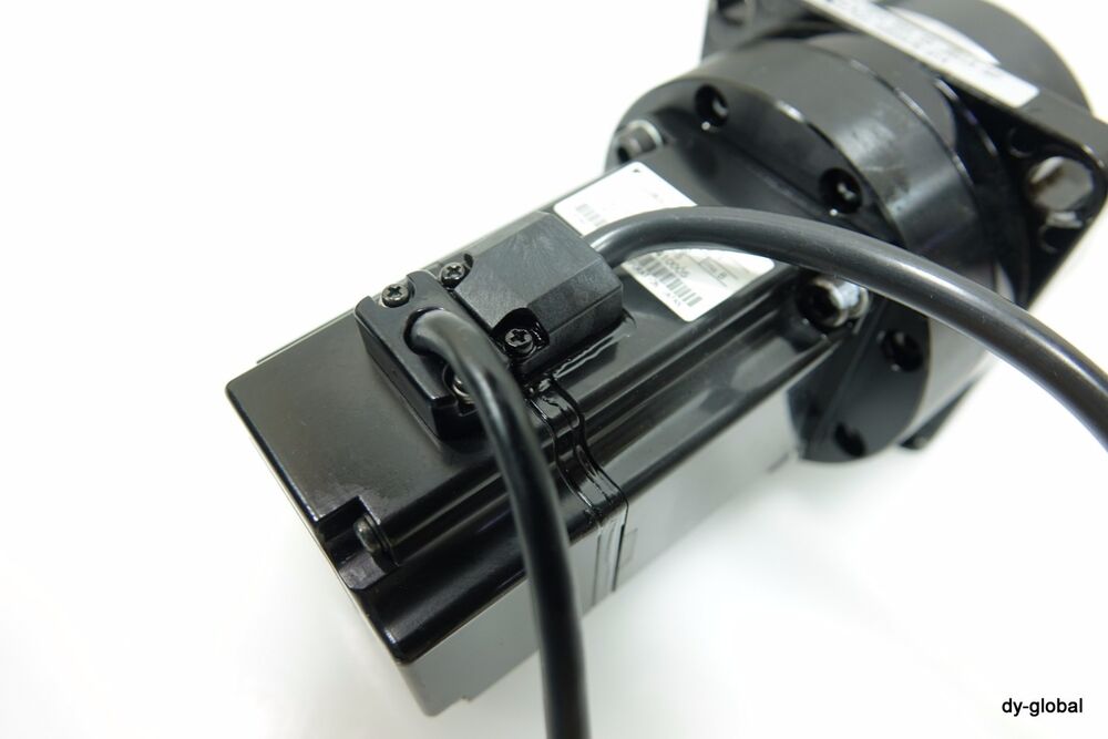 1PC New Yaskawa SGMAH-02AAAH161 Servo Motor Expedited Shipping SGMAH02AAAH161