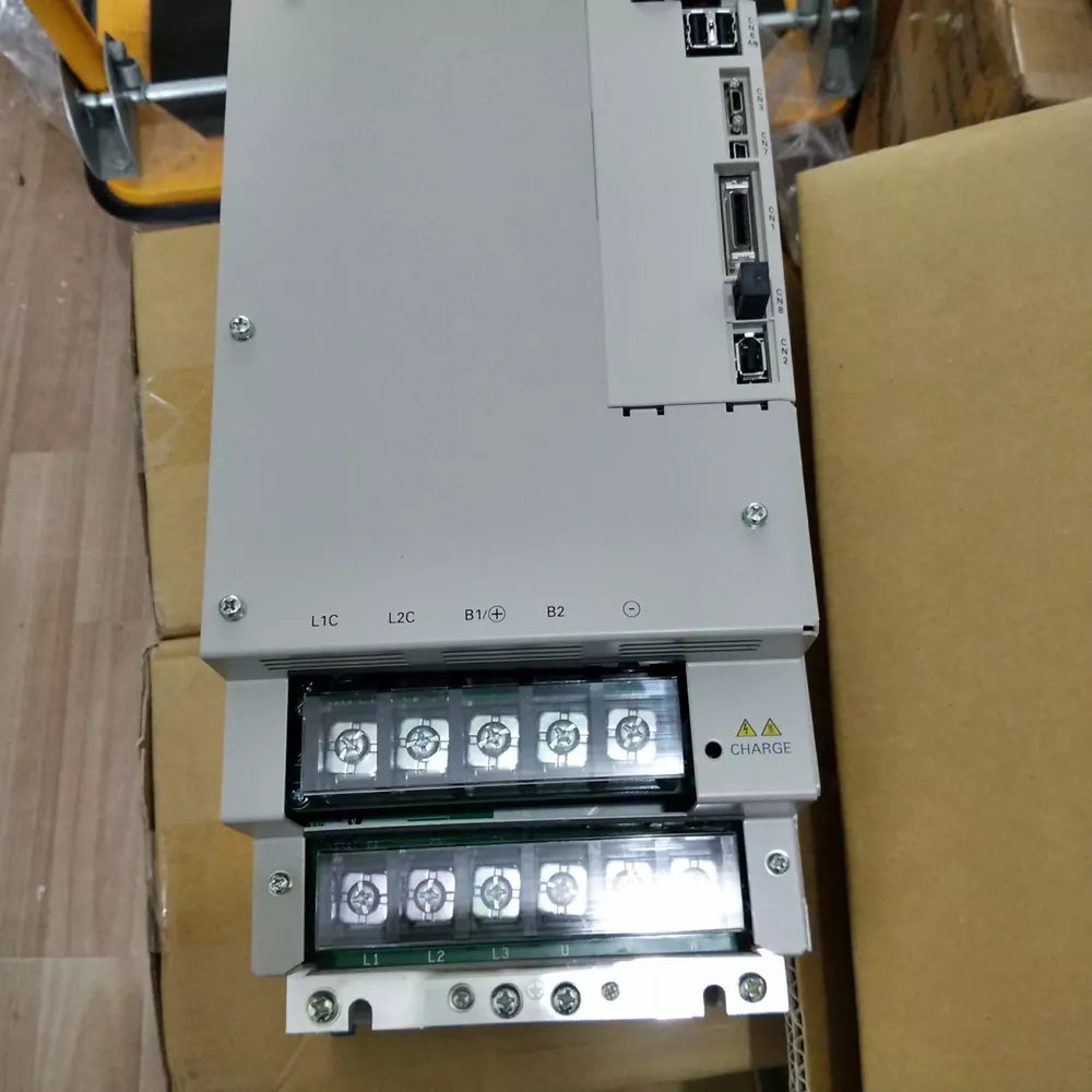 1PC New Yaskawa SGDV-590A01A Servo Driver Expedited Shipping