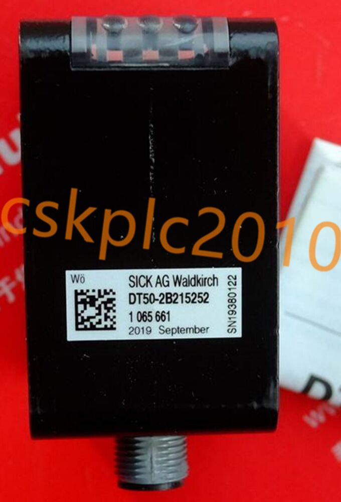 1 PCS NEW IN BOX Sick Range sensor DT50-2B215252 1065661