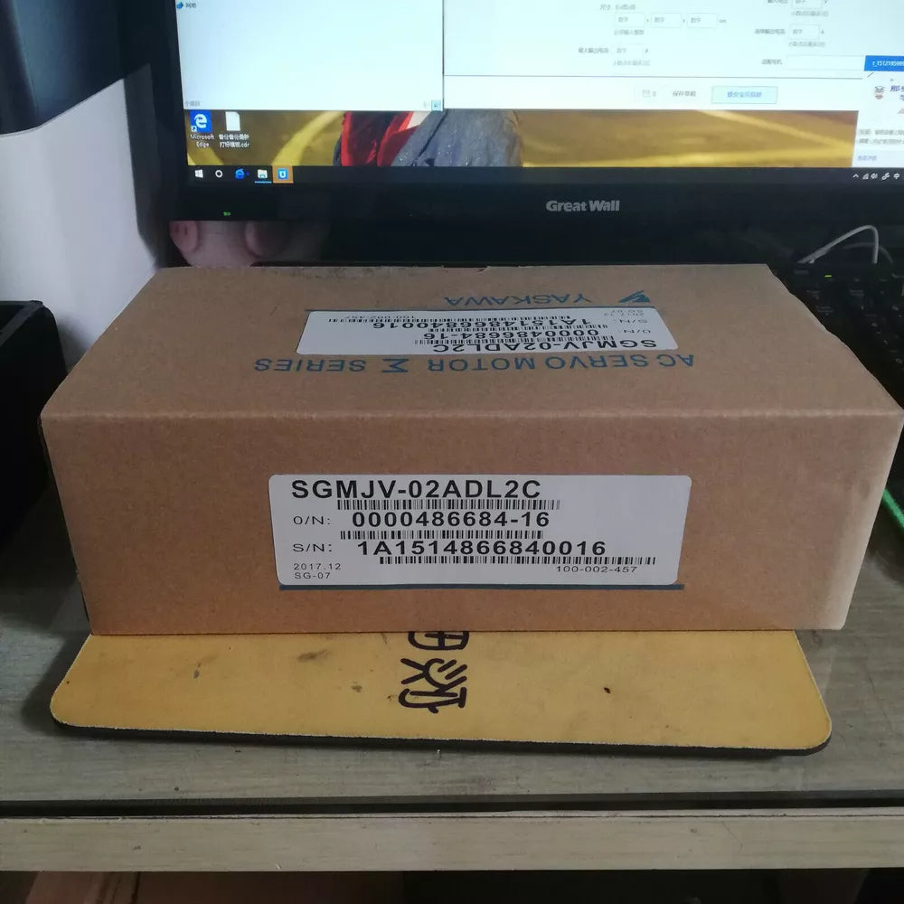1PC New Yaskawa SGMJV-02ADL2C Servo Motor Expedited Shipping
