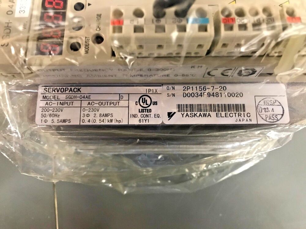 1PC Yaskawa SGDH-04AE Servo Driver SGDH04AE New In Box Expedited Shipping DHL / UPS / FedEx