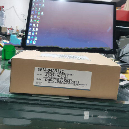 1PC New Yaskawa SGM-04A312C Servo Motor Expedited Shipping SGM04A312C