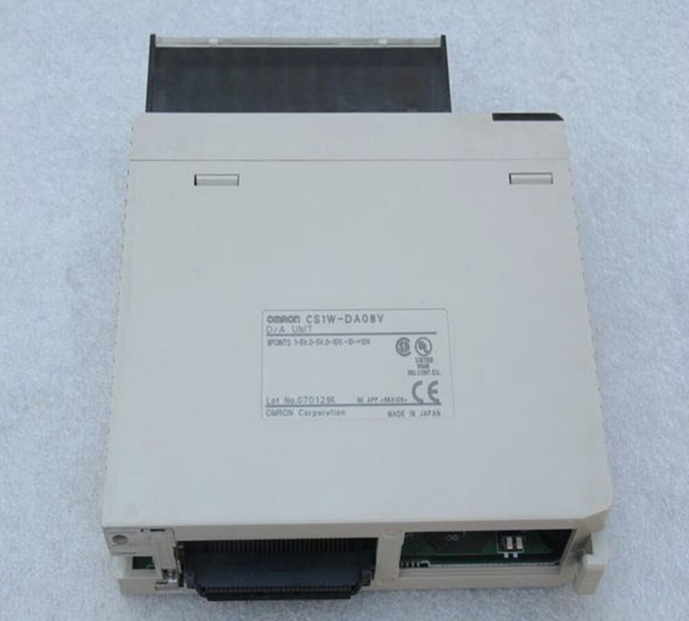 NEW OMRON CS1W-DA08V ANALOG I/O UNIT EXPANSION PLC MODULE DHL / UPS / FedEx