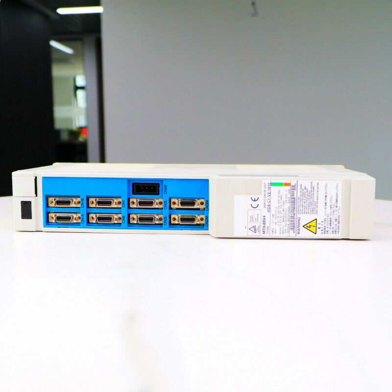 Mitsubishi MDS-C1-V2-1010 SERVO DRIVE UNIT FAST SHIP MDSC1V21010 UPS / DHL / Fedex
