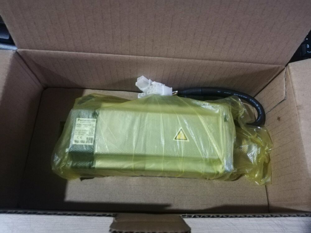 1PC New In Box Panasonic MSMD042G1V Servo Motor Expedited Shipping
