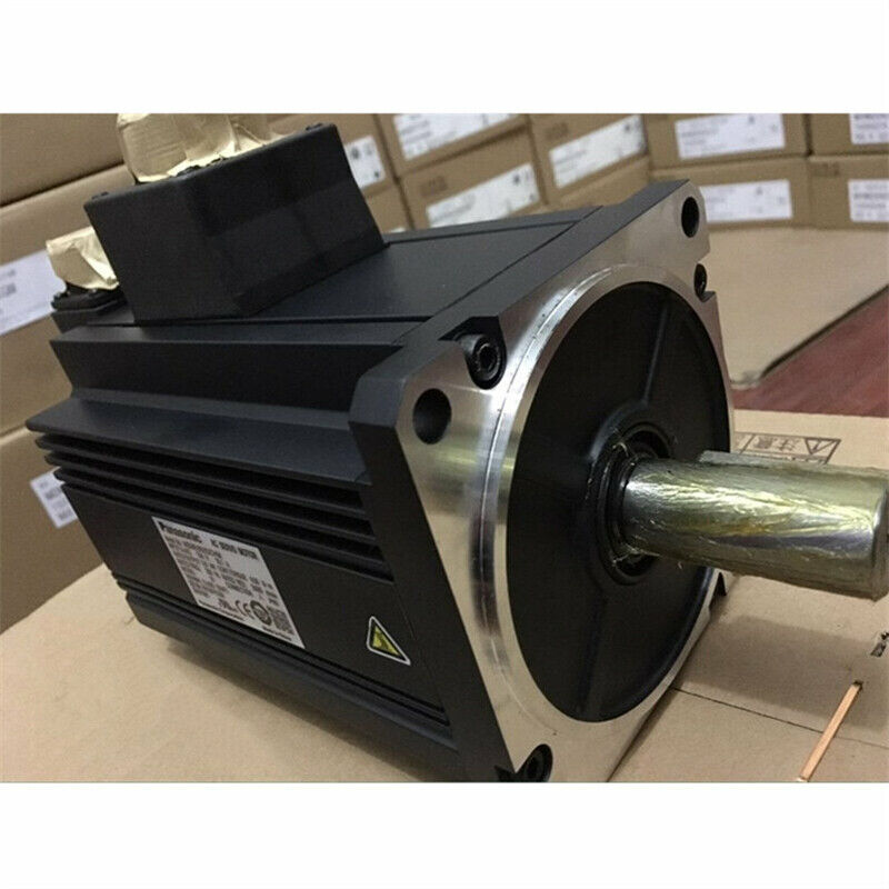 1PC New In Box Panasonic MSMF302L1G6M Servo Motor Expedited Shipping