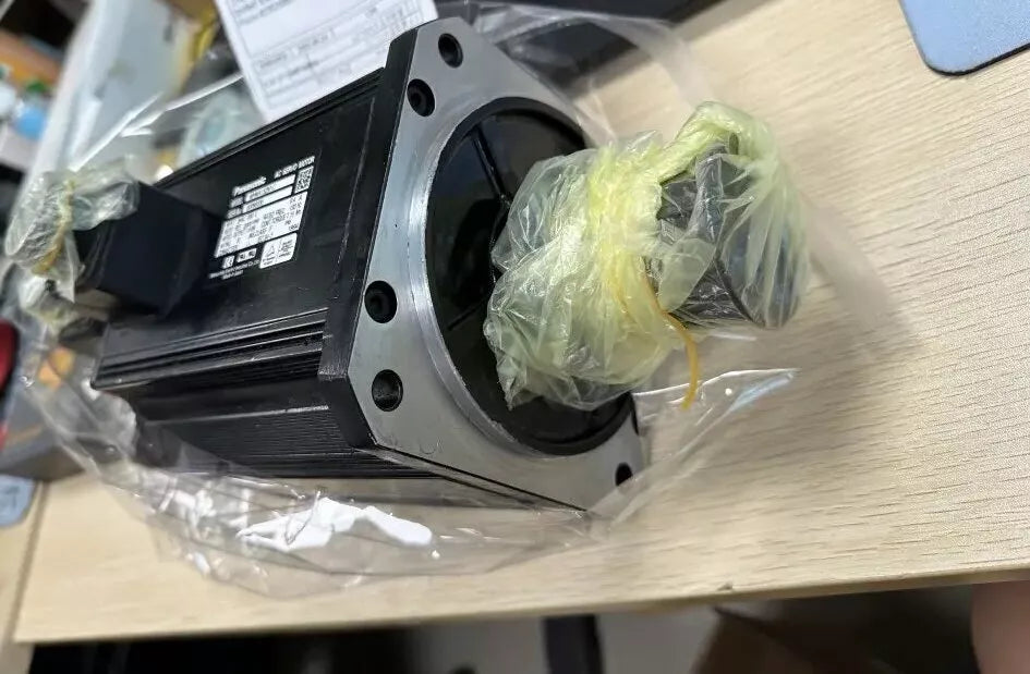 1PC New In Box Panasonic MHMA152M1C Servo Motor Expedited Shipping