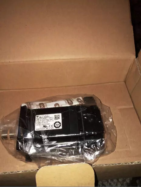 1PC New Yaskawa SGMJV-04ADA41 Servo Motor Expedited Shipping SGMJV04ADA41