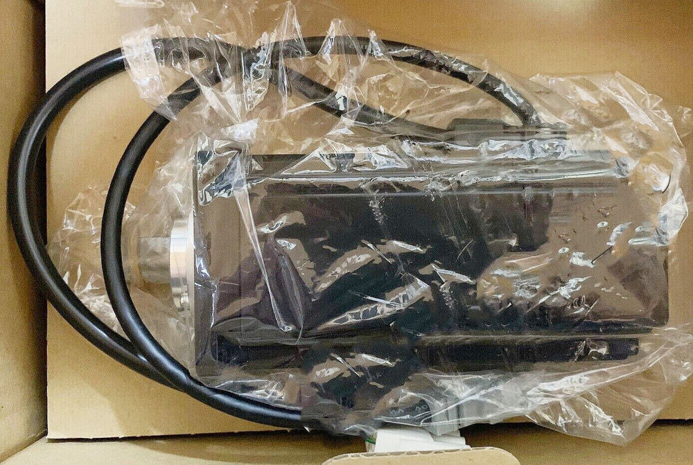 1PC New Yaskawa SGMAH-04AAA6S Servo Motor Expedited Shipping SGMAH04AAA6S