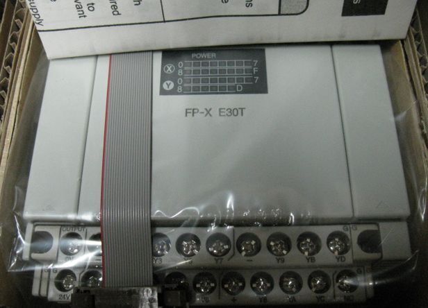 1PC New Panasonic AFPX-E30T Expansion Unit AFPXE30T