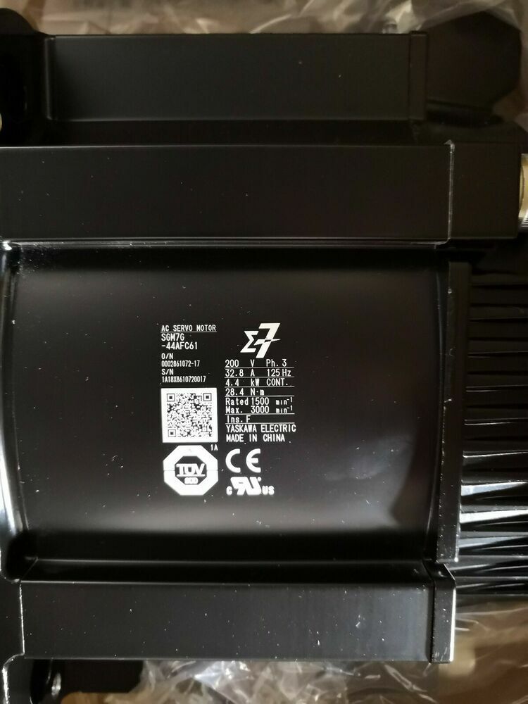 1PC New Yaskawa SGM7G-44AFC61 Servo Motor Expedited Shipping SGM7G44AFC61