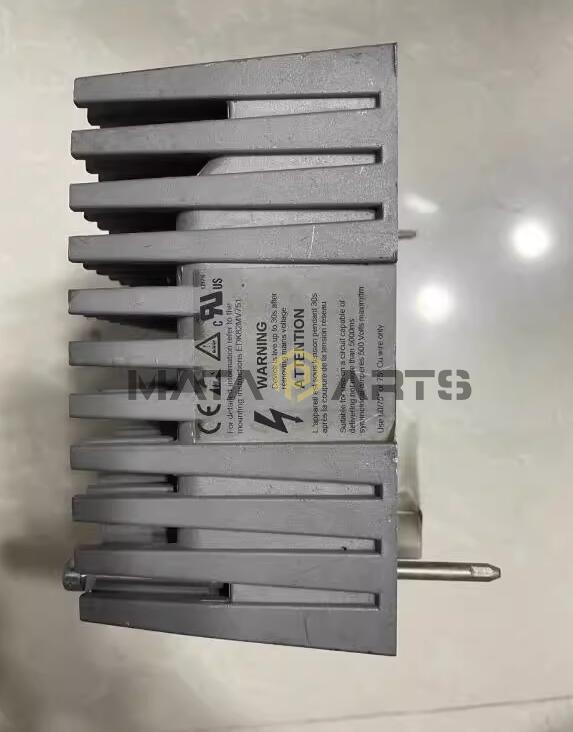 One Used Lenze Inverter E82MV751-4B001 E82MV751_4B001